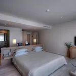 Lvzz מלון 4*