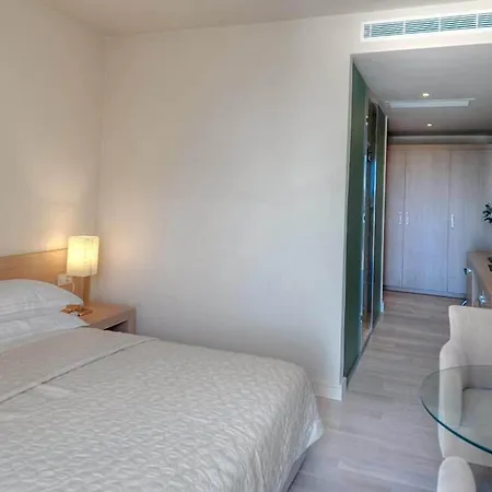 Hotel Lvzz 4*