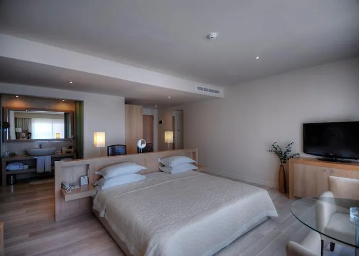 Lvzz Hotell 4*