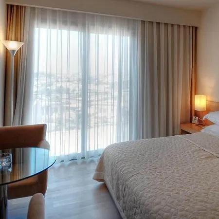 Otel Lvzz 4*