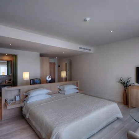 Lvzz Hotel 4*