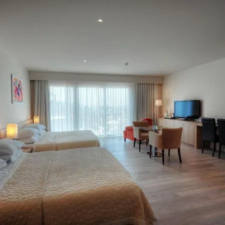 Otel Lvzz