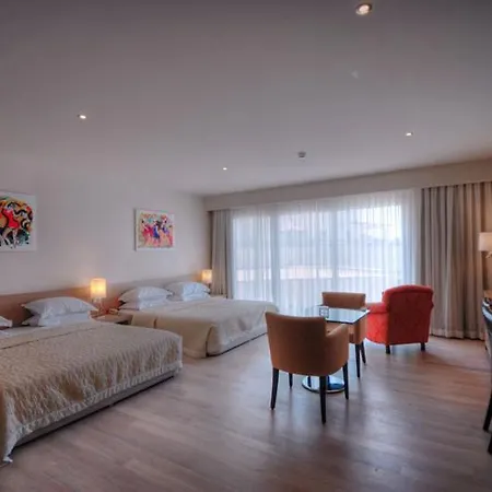 Lvzz Otel 4*