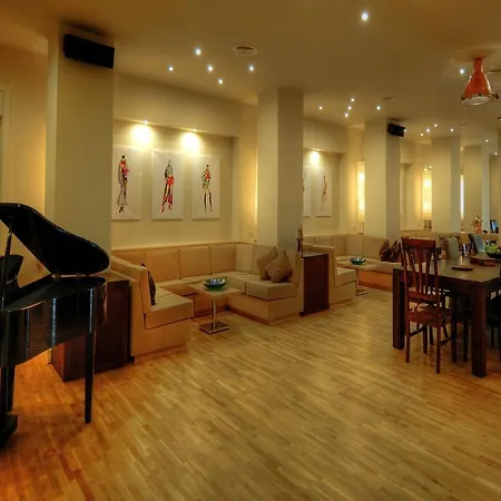 Отель Lvzz 4*