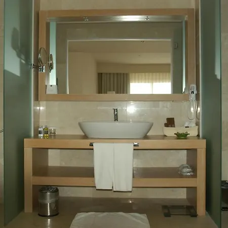 Отель Lvzz 4*