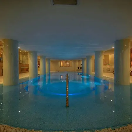 Otel Lvzz 4*
